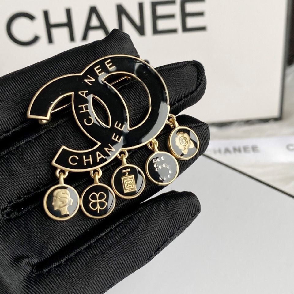 สุ้ดคุ้ม สดล้างสต็อก เข็มกลัดมาใหม่  ตัวอักษรถูกต้อง เครื่องประดับแฟชั่น สไตล์เกาหลี หรูหรา ไฮโซ น่ารัก พร้อมส่งจากไทย