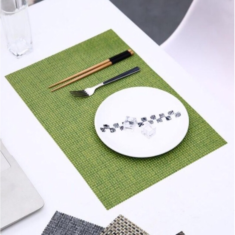 แผ่นรองจาน โต๊ะอาหาร ที่รองจาน โต๊ะกินข้าว Dining table mat