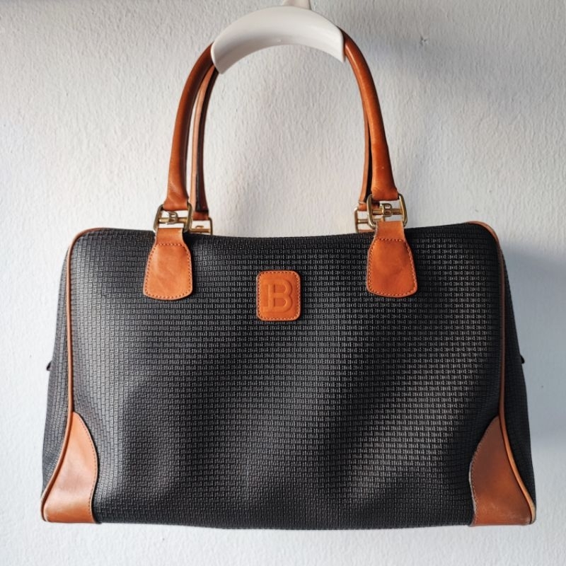 BALLY กระเป๋า bowling bag Bally Vintageสภาพใช้งาน ขึ้นไหล่ได้ค่ะ