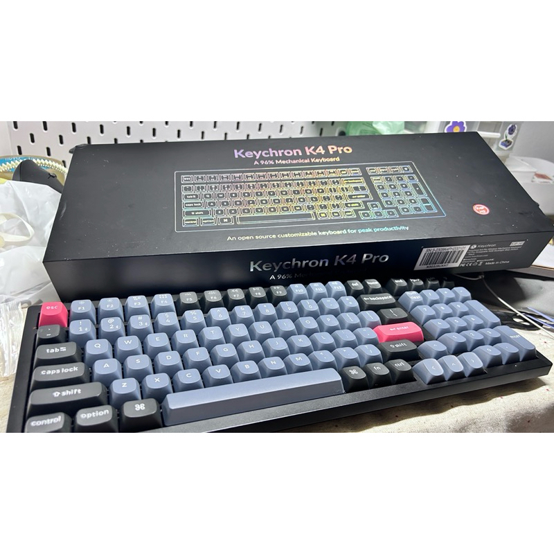 Keychron K4 Pro QMK/VIA คีย์บอร์ดไร้สาย 100 ปุ่ม รองรับ Bluetooth และ USB Type-C สีขาว/RGB