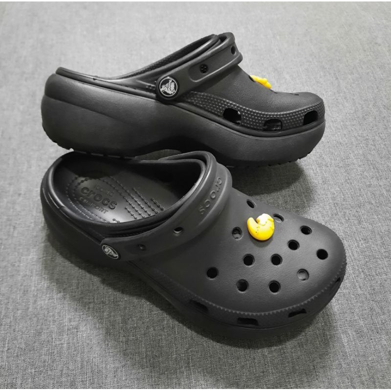 รองเท้ามือสองของแท้ Crocs Classic Platform Clog size 35-36