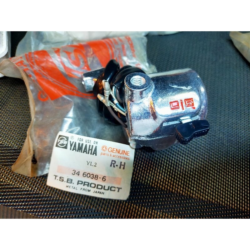 ยามาฮ่า สวิทซ์แฮนด์ Yamaha YL2 ข้างขวาR