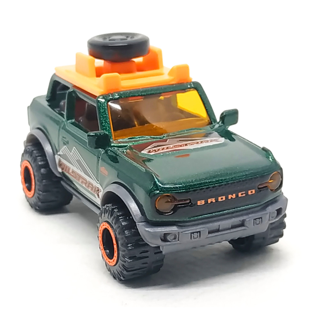 Majorette Ford Bronco Wildtrak - สีเขียวเข้ม + ล้ออะไหล่ /scale 1/62 (3 inches) no Package