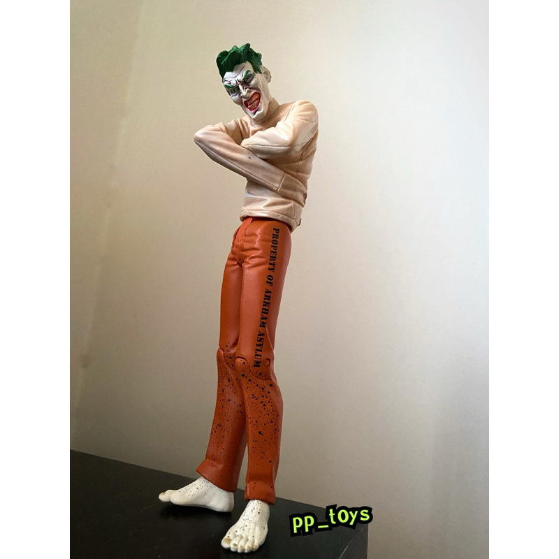 DC signatures The Joker Prison 7” figure 1:10 (ชุดนักโทษ)