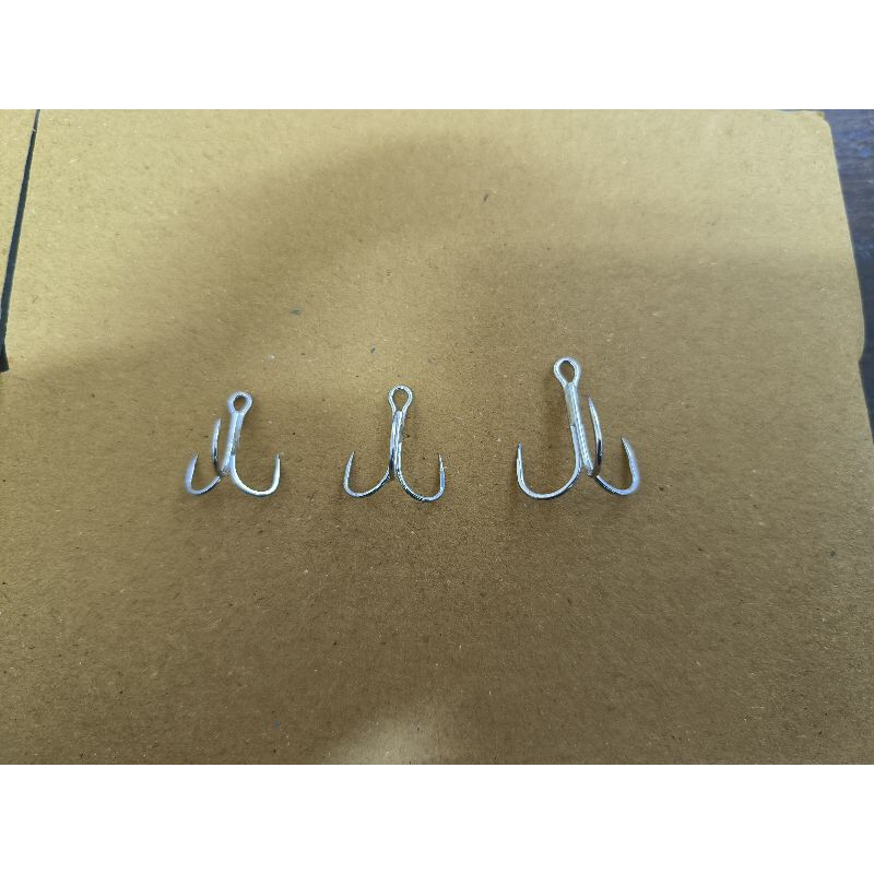 ตัวเบ็ดสามทาง(เบ็ด3ทาง)แบบไร้เงี่ยง(ไร้เงี่ยง)ตกแนวอนุรักษ์(ตัวละ4บาท)มีทั้งหมด3ขนา