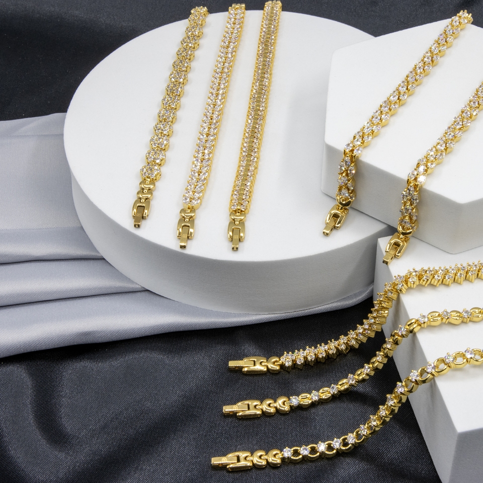 สร้อยข้อมือเพชร ชุบทองคำ 18K : Vayo Jewelry