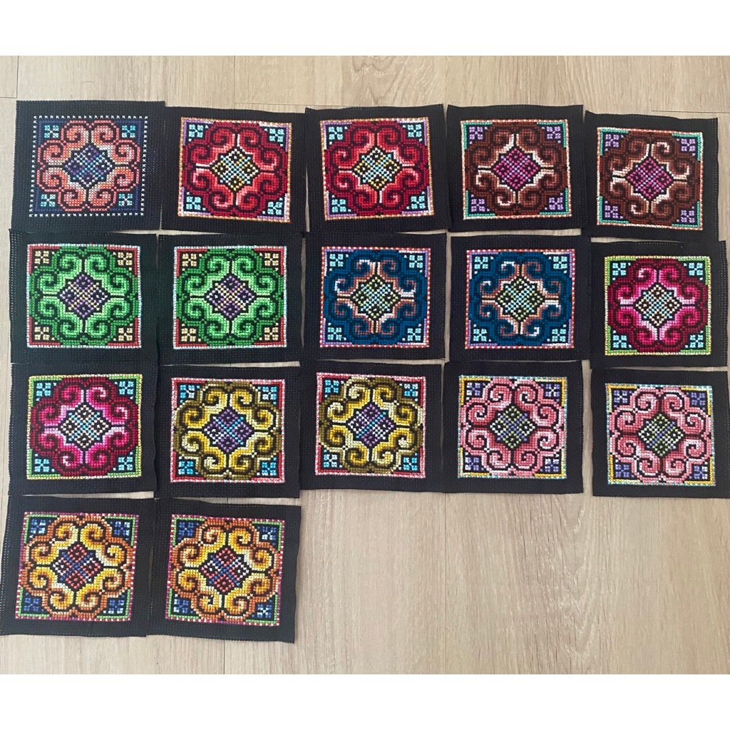 ผ้าปักชาวเขา Handmade แบบดอกเดียว (คละสี)