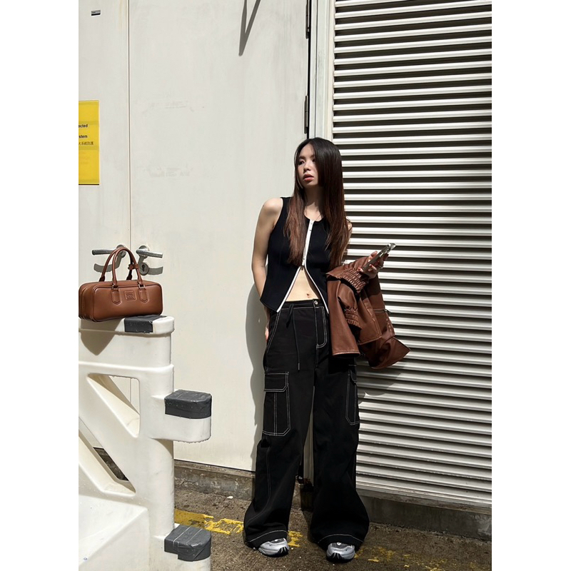RARIS.CLOSET - Sleeveless Zipper Top