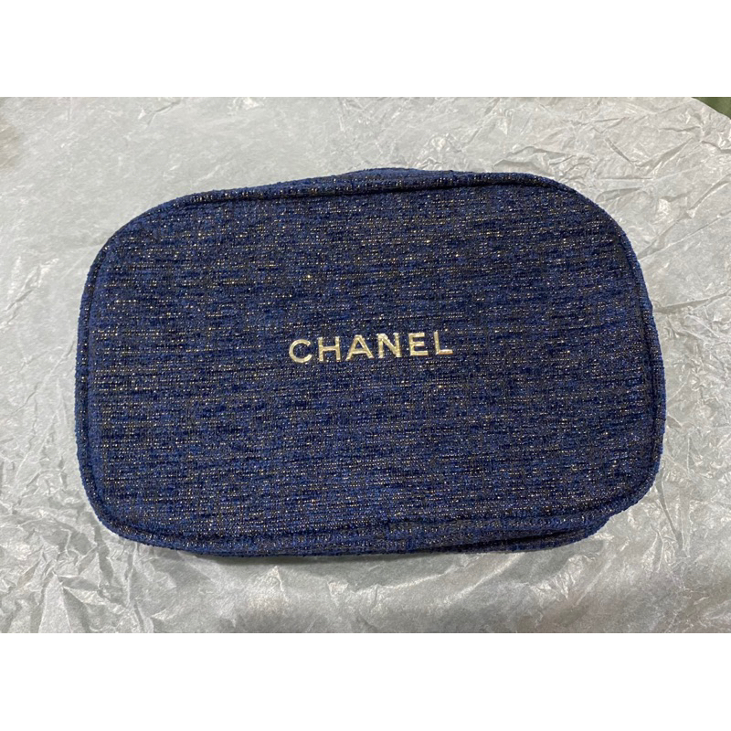 (สินค้าไม่มีสายมาให้นะคะ) แท้ 💯 Chanel Beaute Bag กระเป๋าเครื่องสำอางค์ Chanel Cosmetic bag กรมท่าดิ้นทอง