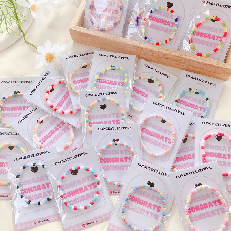 กำไลข้อมือลูกปัดแบบคละสี คละแบบ ,ของแจกลูกค้าน่ารักๆ(จัดส่งแค่ภายใน 2-3 วันเท่านั้น)🌷🎁ใส่ชื่อการ์ด😊