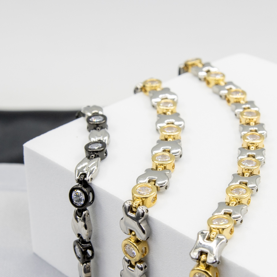 สร้อยข้อมือทูโทน ประดับเพชร ชุบทองคำขาว : Vayo Jewelry