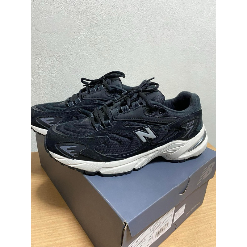 รองเท้า New balance 725🖤