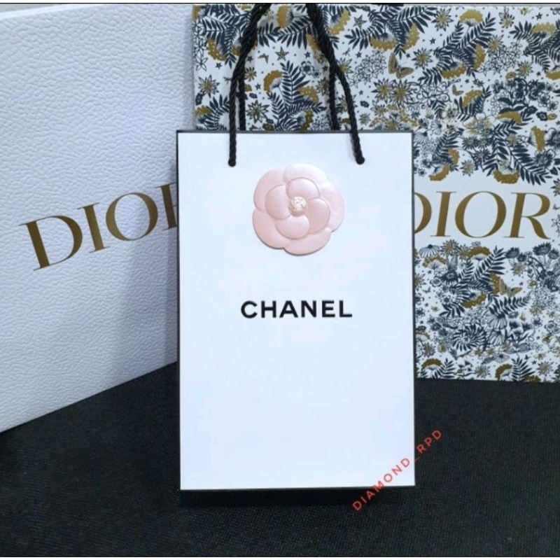 ถุงแบรนด์เนม Chanel+ดอกคามิเลียสีชมพู ของแท้💯%จากshopเคาน์เตอร์ไทย