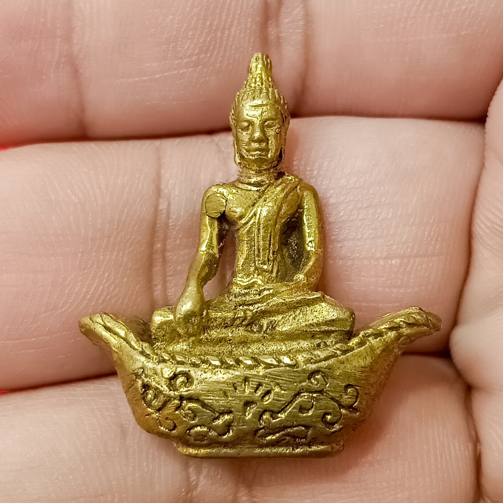 พระอู่ทอง ประทับบนเรือ เนื้อทองเหลือง ขนาด 3ซม.