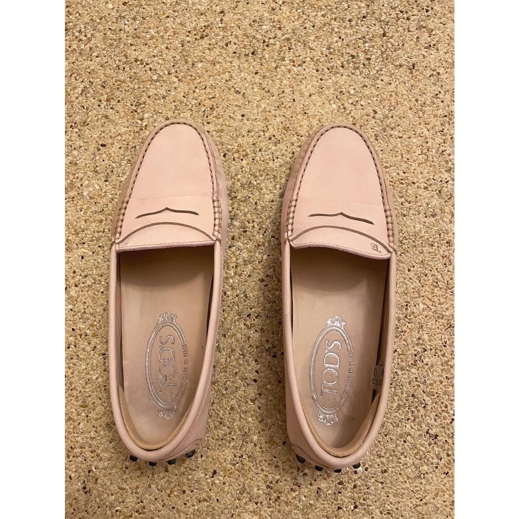 ร้องเท้า มือสอง Tod’s pink loafers เคยใส่ครั้งเดียว ส่งจากไทย