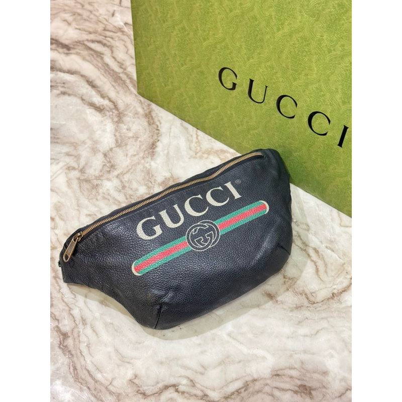 กระเป๋า Gucci print leather belt bag