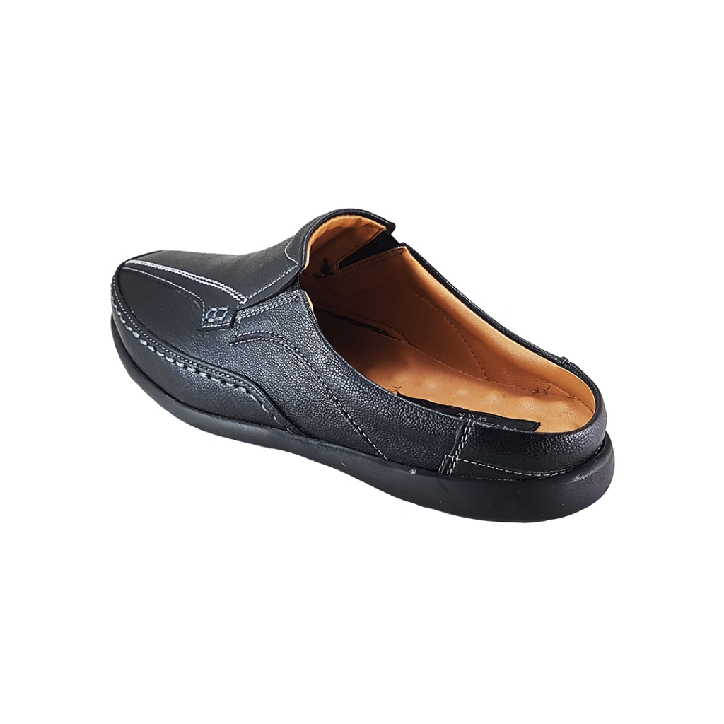 FREEWOOD OPEN HEEL CASUAL SHOES รองเท้าลำลองผู้ชาย หนังแท้ แบบเปิดส้น รุ่น 79-6141 สีดำ / สีน้ำตาล ( BLACK / BROWN )