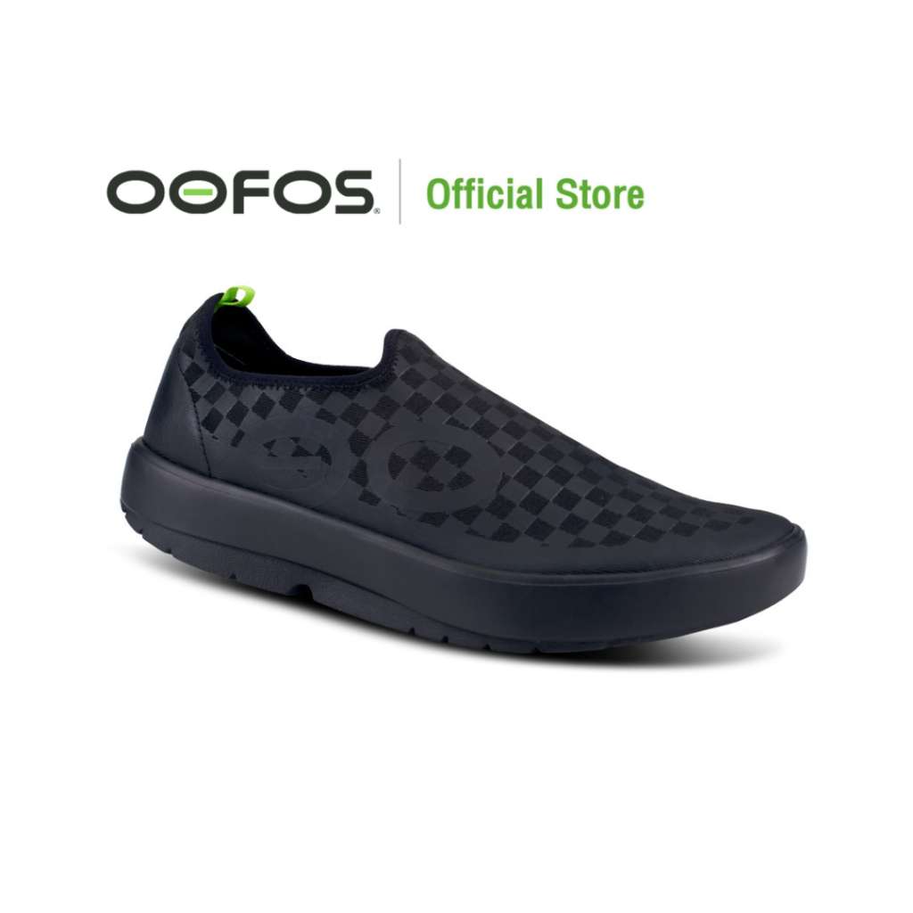 OOFOS OOMG MEN'S  EEZEE - BLACK CHECKERBOARD รองเท้าเพื่อการฟื้นฟู