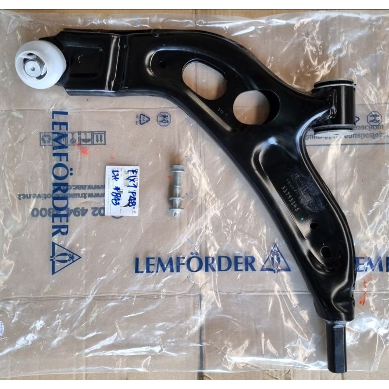 ชุดปีกนกหน้า พร้อมบู๊ชปีกนก L-R BMW X1 F48