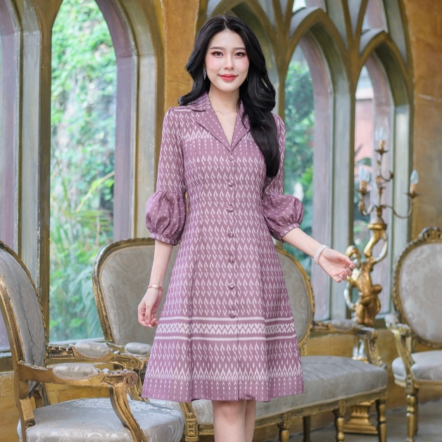 All Ladies เดรสผ้าไทยลายขอ ดีไซน์แขนบอลลูนแบบขายดี ทรงสวยหรูหราออกแบบลงตัว งานจริงสวยไม่มีพลาด แนะนำมาก ๆค่ะ