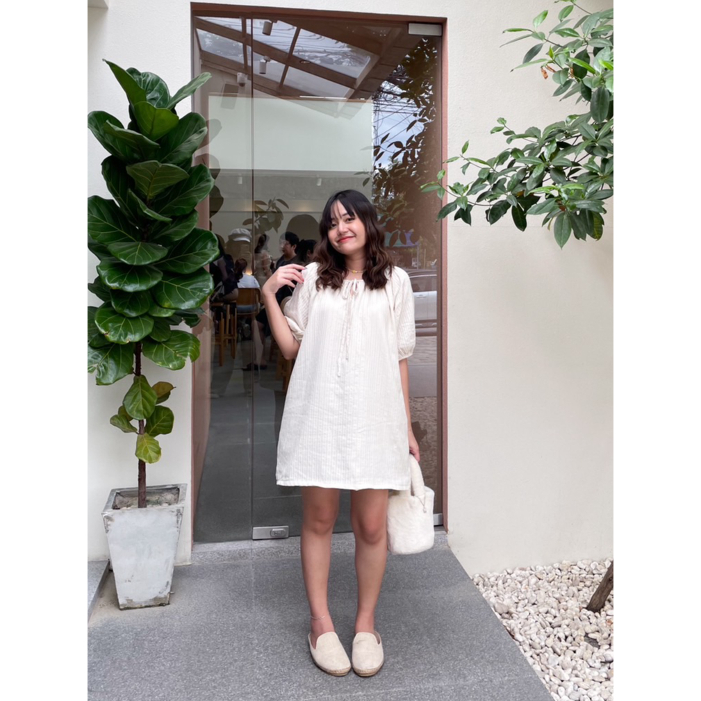 [พร้อมส่ง] Mellow dress เดรสสั้นทรงปล่อย มีกระเป๋าข้าง