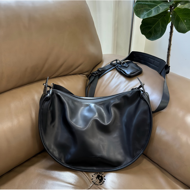 THEBOY-MOONA SOFT BAG กระเป๋าสะพายข้าง crossbody