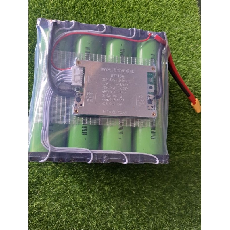 แบตเตอรี่ลิเธียม ฟอสเฟต 8s 15 แอมป์ 24 โวลท์ถึง 29.2 โวลท์ พร้อมวงจร bms