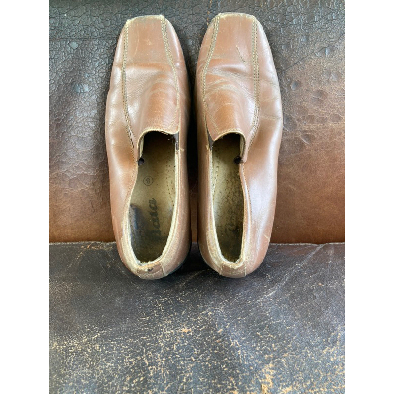 Bata 42/43 ใส่ได้ cut shoes