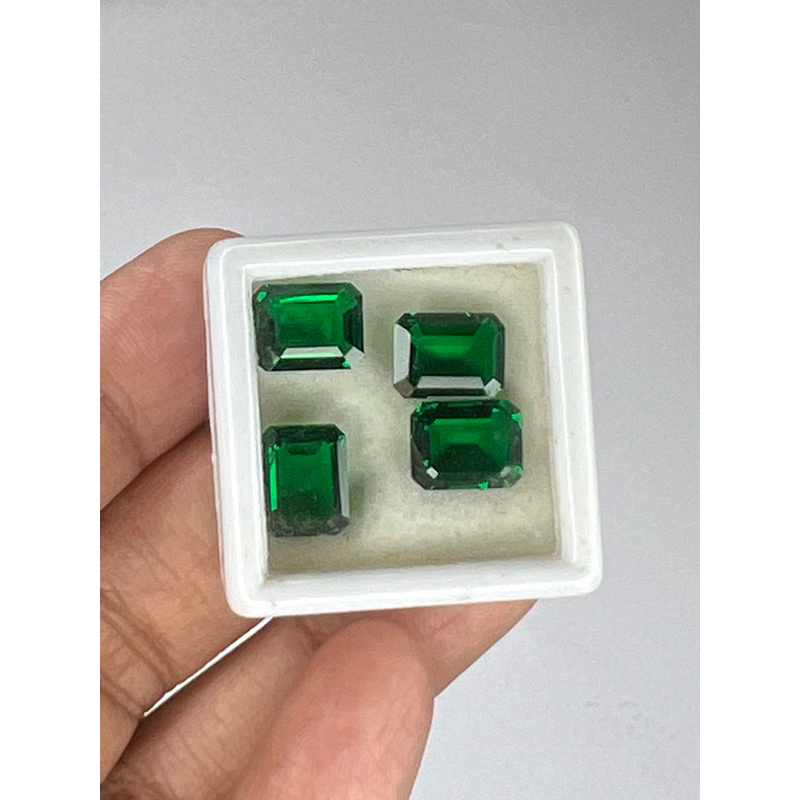 Green Emerald  cut 7x5mm 5 pieces Nanao gem green stone