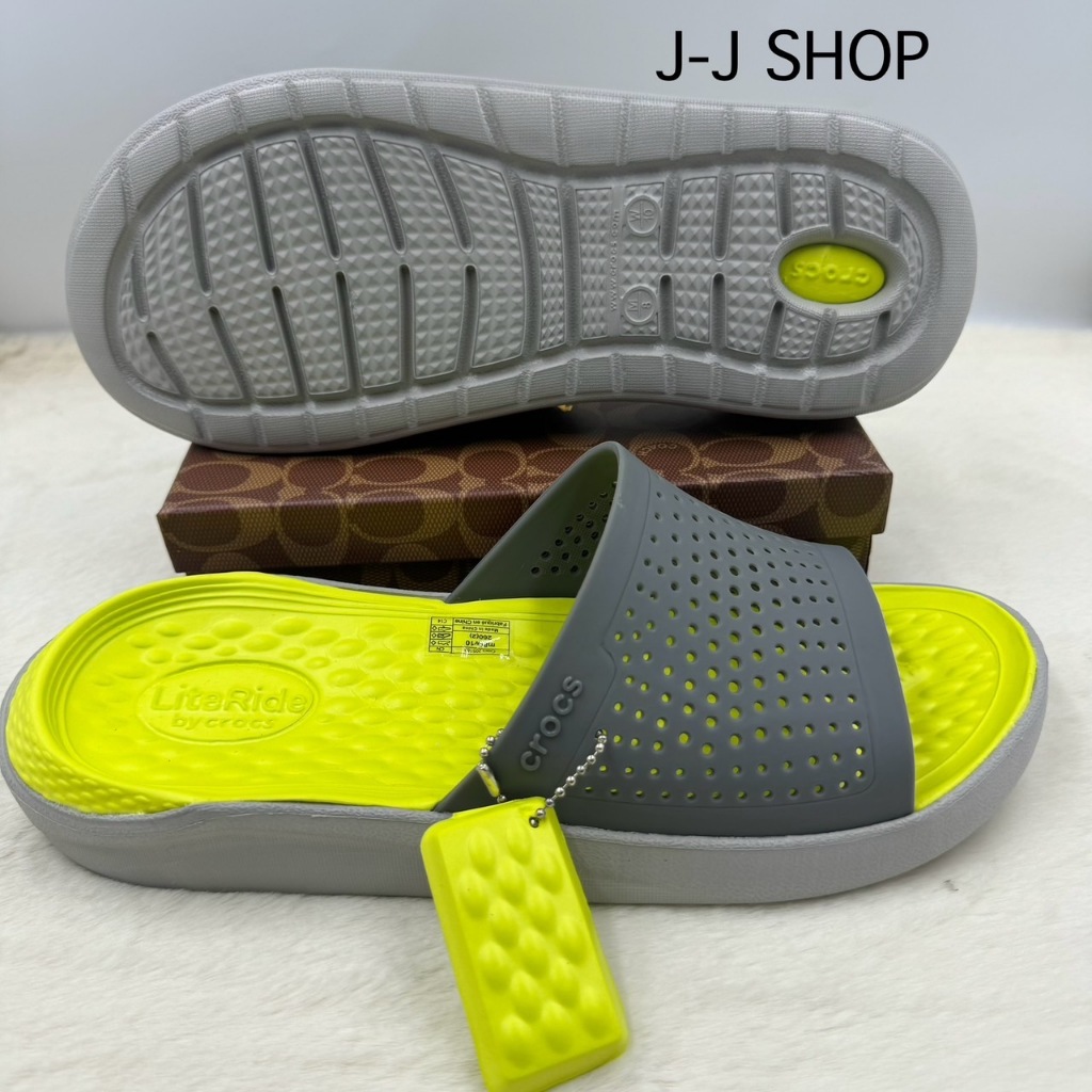 รองเท้าแตะ Crocs รองเท้าแบบสวมสำหรับผู้หญิงและผู้ชาย ผลิตจากวัสดุคุณภาพดี น้ำหนักเบานิ่มใส่สบายเท้า นิ่มไม่เจ็บเท้า