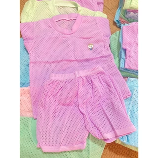 เสื้อกล้ามเด็กเสื้อกล้ามรู คละสี ฟรีไซส์ เหมาะสำหรับน้องอายุ 3-24 เดือน (สีจะเปลี่ยนไปตามรอบการผลิต)