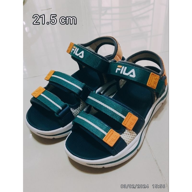 Fila รองเท้าลำลองเด็กมือสองสภาพสวย