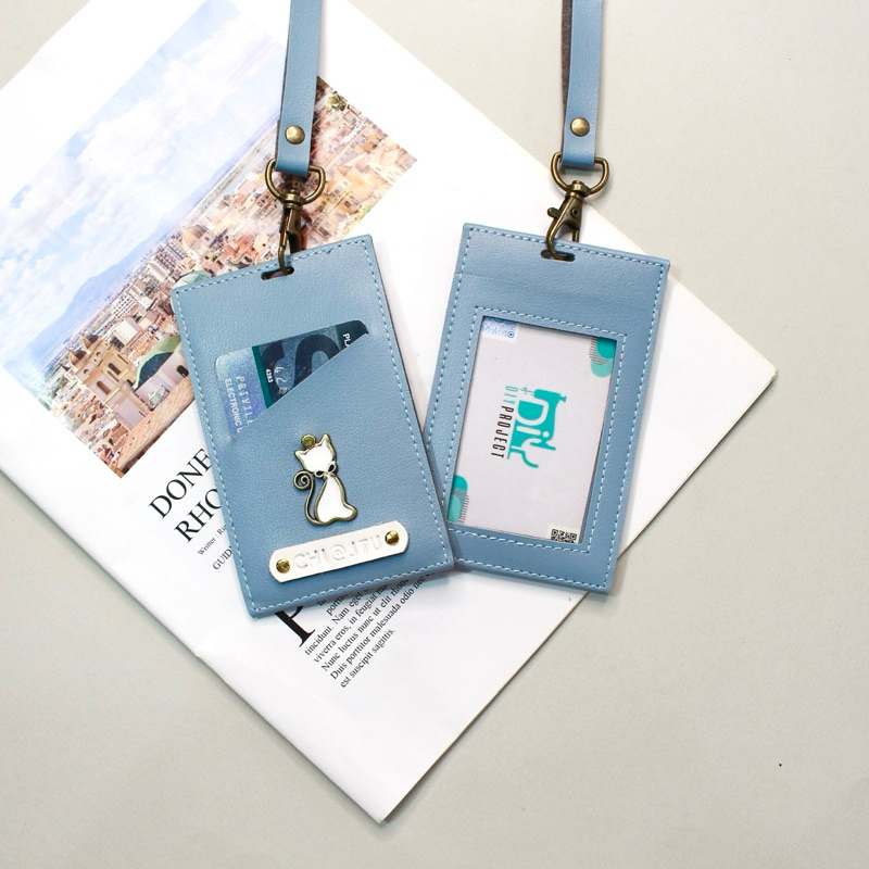 สายคล้องคอ พร้อมที่ใส่บัตร สลักชื่อได้ พร้อมตกแต่งตัวติด สายคล้องบัตรพนักงาน lanyard and id holder