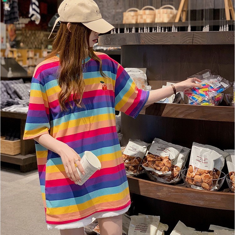 SALE เสื้อยืดสตรีลายทางยาว แขนสั้นและคอกลม พิมพ์ลายสีสันสดใส ทรงหลวม สวมใส่สบาย Plus size XXL