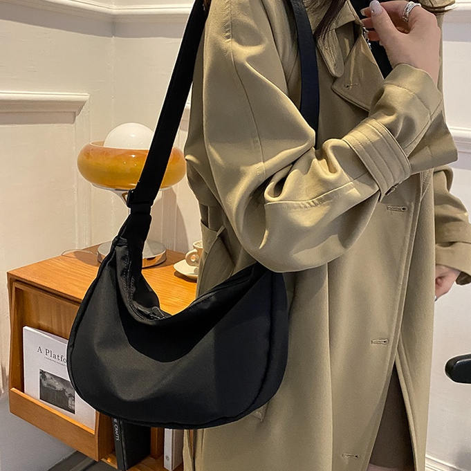 (มีส่งด่วน) tokyosellected(T1743) กระเป๋าผ้าสะพายข้าง แฟชั่น สีสด มี 4 สี - รูปที่ 4