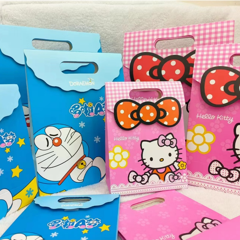 ✅พร้อมส่ง✅ถุงกระดาษใส่ของขวัญ ลายการ์ตูน  น่ารักๆ มีฝาปิดพับ