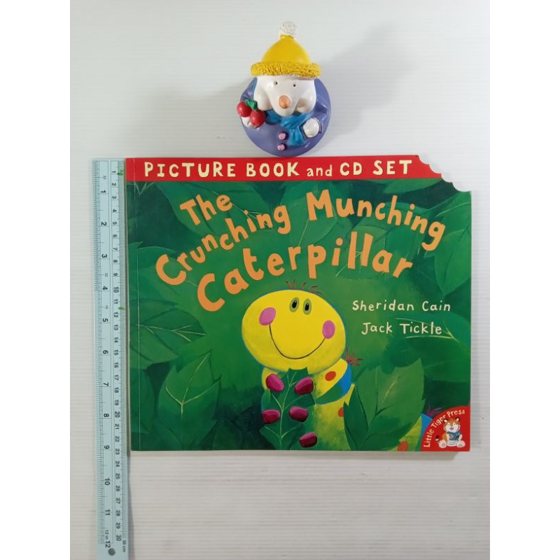The Crunching Munching Caterpillar by Sheridan Cain หนังสือเด็กภาษาอังกฤษปกอ่อน ( มือสอง )