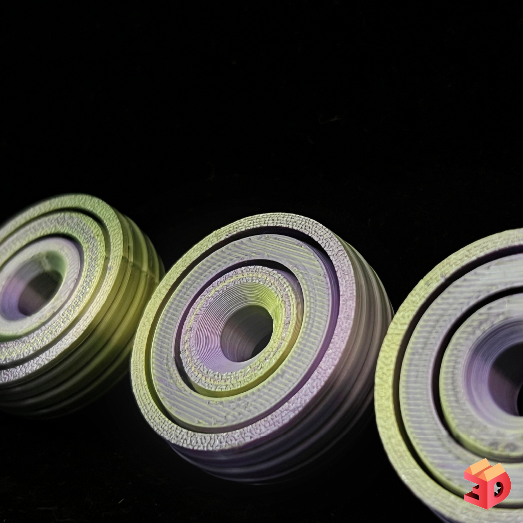 "Fidget spinner" ของเล่น Fidget Pad ช่วยให้คุณมีสมาธิ อยู่ไม่สุขในที่ทำงานในชั้นเรียน