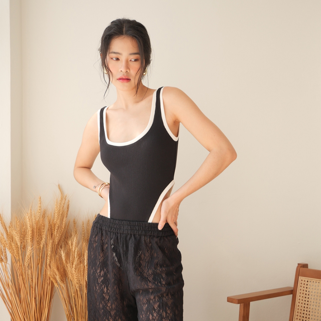 LUCA STUDIO_Avery bodysuit-บอดี้สูทผ้ายืดคอตต้อน เว้าเอวสูง
