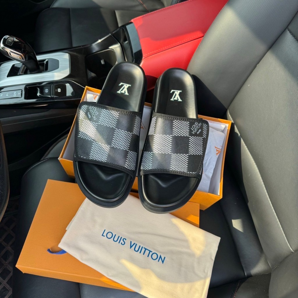 รองเท้าแตะผู้ขาย Louis vuitton