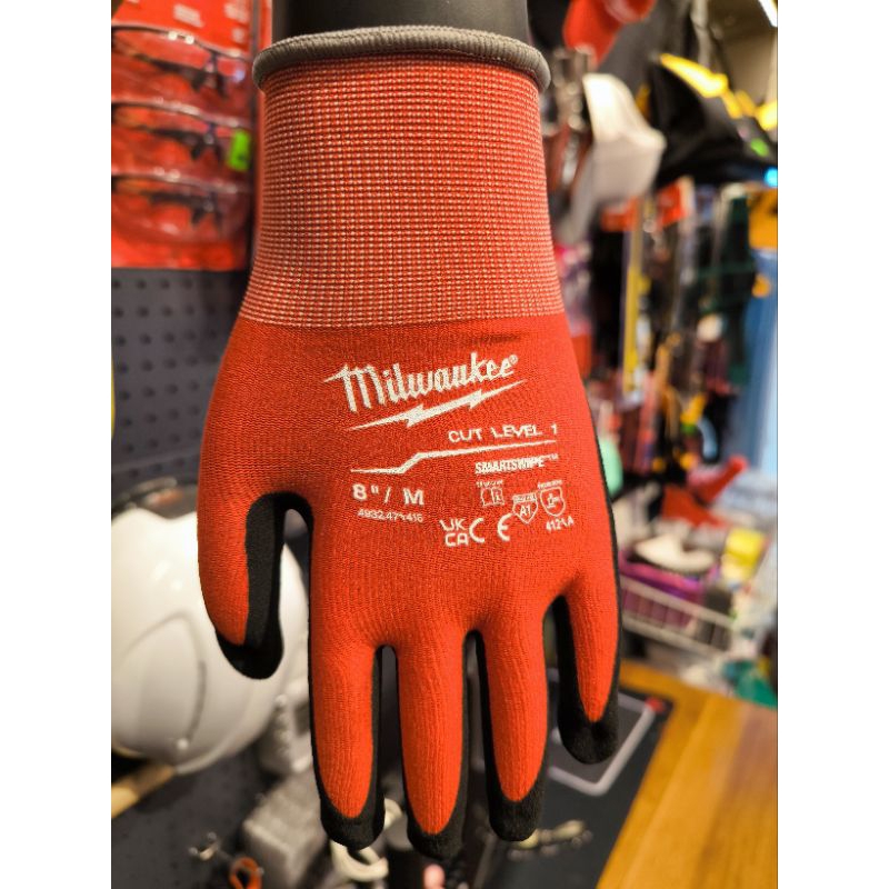 หลุดQC"รวมฮิตถุงมือ Milwaukee: เริ่มต้นที่ Cut 1 ไปจนถึงรุ่นอื่นๆ มีให้เลือก หลายสี หลายสไตล์ สลับสับเปลี่ยนเข้ามาตามรอบ
