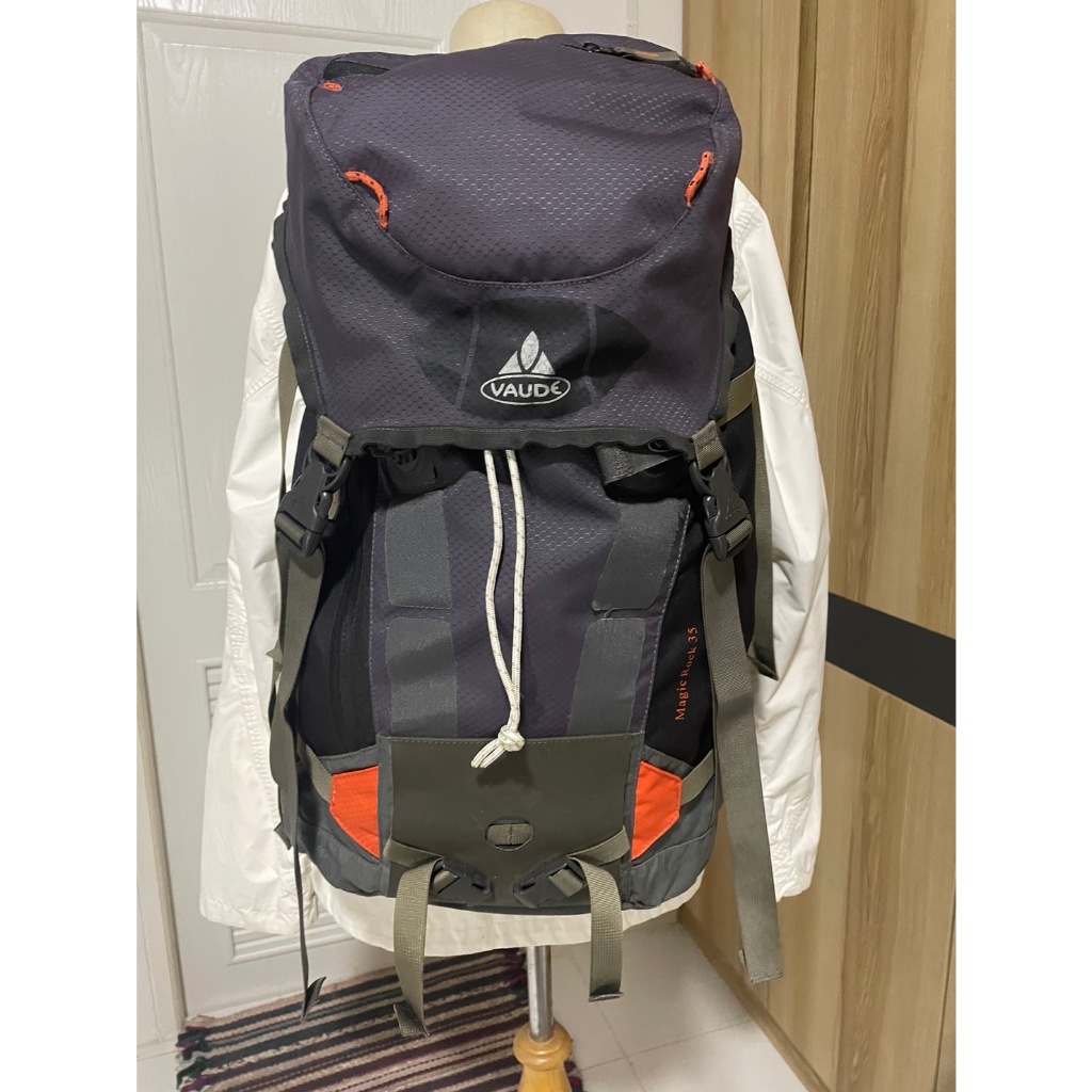 กระเป๋าเป้ เดินป่า backpack Vaude Magic rock 35