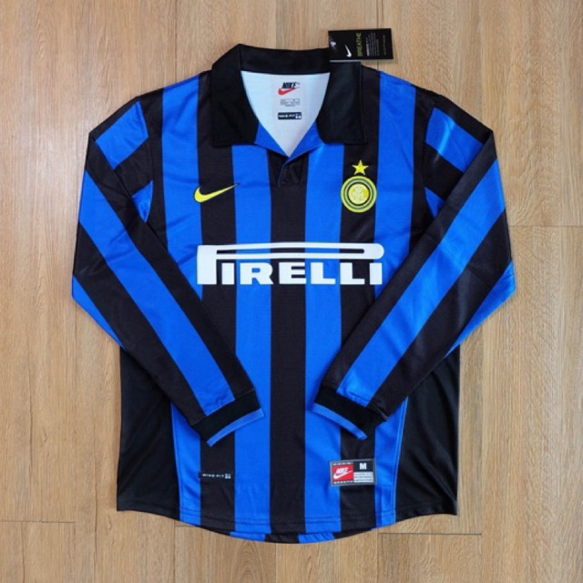 เสื้อฟุตบอลย้อนยุค ทีมอินเตอร์ มิลาน แขนยาว เกรด AAA Inter Milan Retro