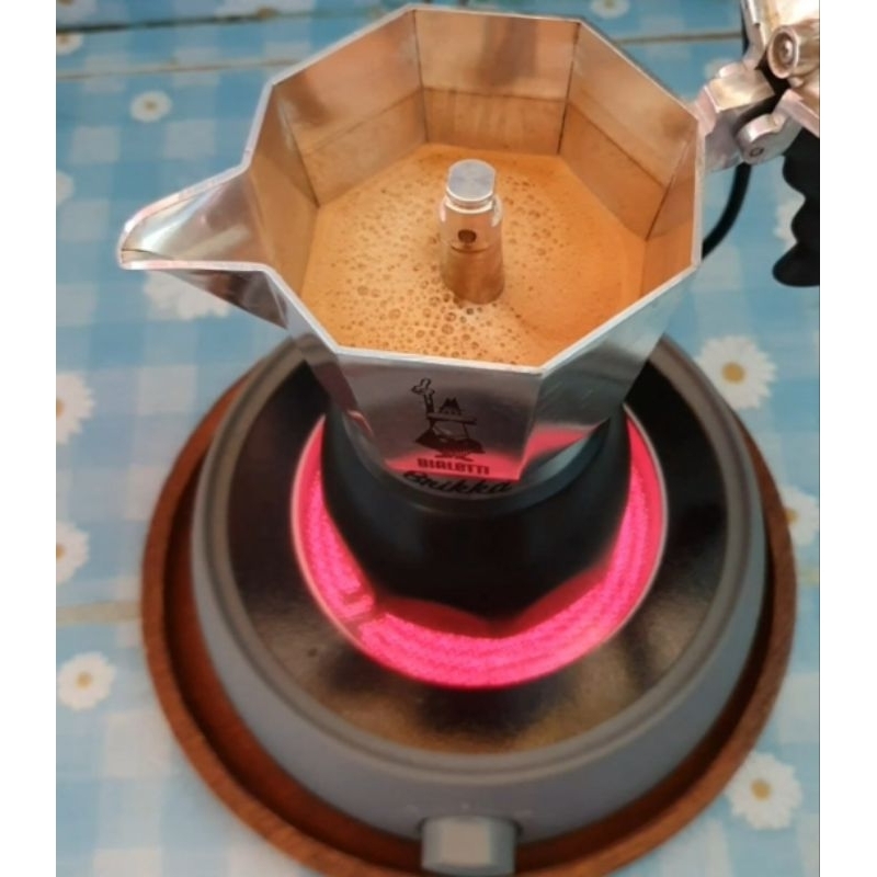 BIALETTI Moka pot หม้อต้มกาแฟ รุ่น Brikka 2020 แท้100%ขนาด4 ถ้วย เตาไฟฟ้าแท้ มือสอง
