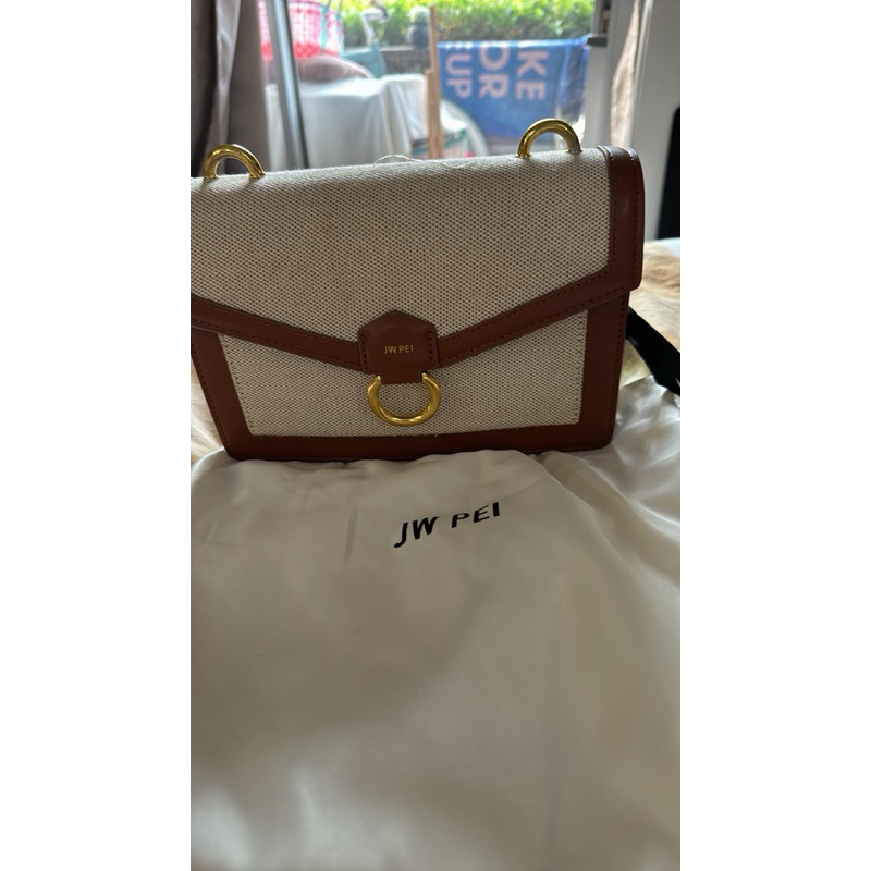 JW Peiกระเป๋าสะพายมือสอง สภาพดี