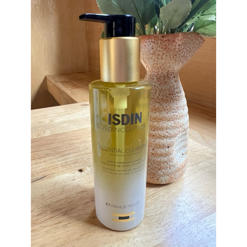 พร้อมส่ง  Isdin essential cleansing  oil based cleanser 200 ml.