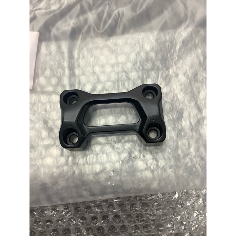 ที่ยึดแฮนตัวบนcb650rปี19-22 แท้เบิกศูนย์