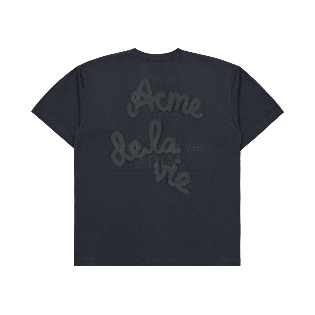 ADLV [acme de la vie] เสื้อยืด Oversize รุ่น Embossing Script Logo Short Sleeve T-Shirt Grey