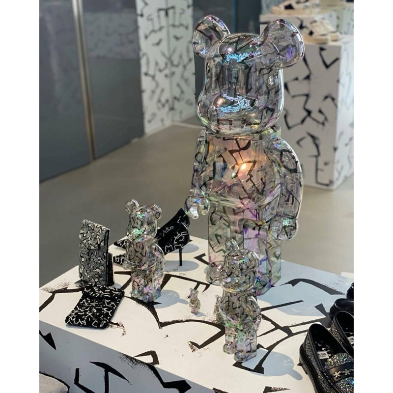 Bearbrick. Jimmy. Choo