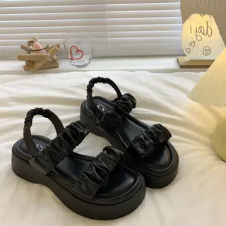 Luckkyshoes ของมันต้องมี รองเท้าแตะแฟชั่นแบบสวม ดีเทลสองสายคาด พร้อมสายรัดส้น พื้นนิ่มใส่สบาย หนา1.5นิ้ว หนาให้แบบกรุบๆ